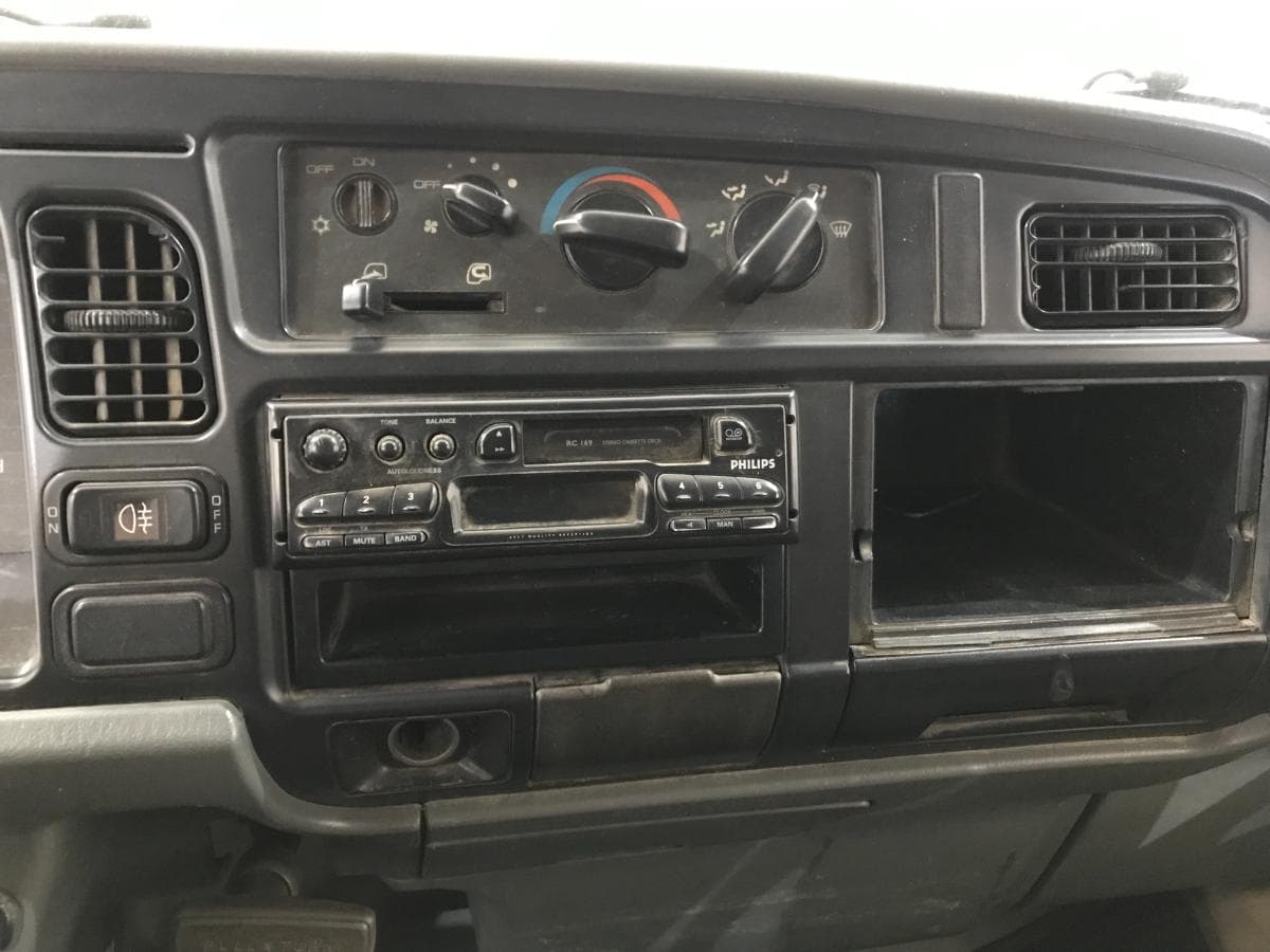 Mitsubishi Canter · Ano 2000 — imagem 22