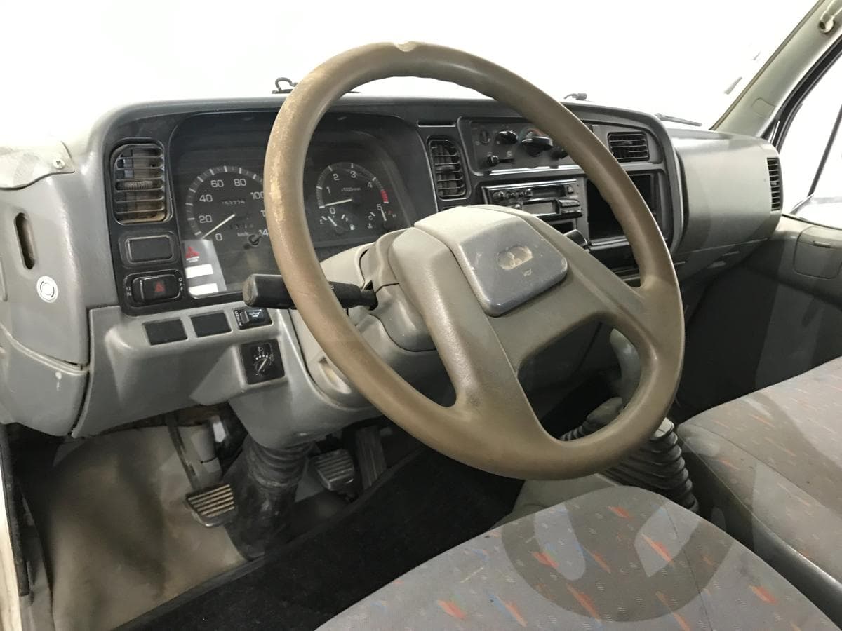 Mitsubishi Canter · Ano 2000 — imagem 23
