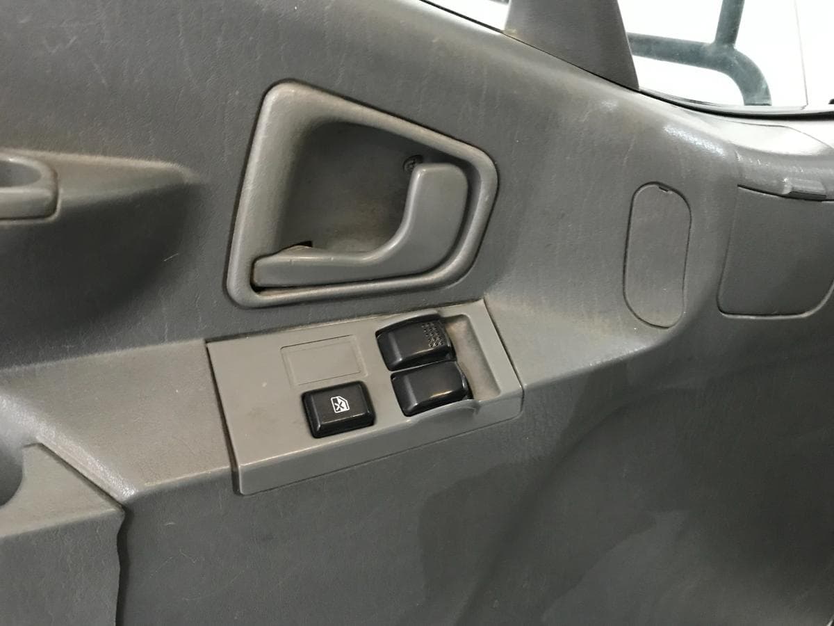 Mitsubishi Canter · Ano 2000 — imagem 24