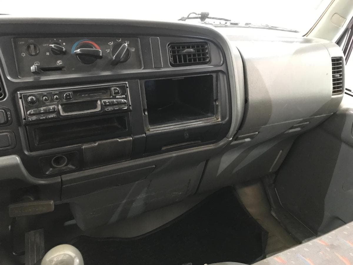 Mitsubishi Canter · Ano 2000 — imagem 25