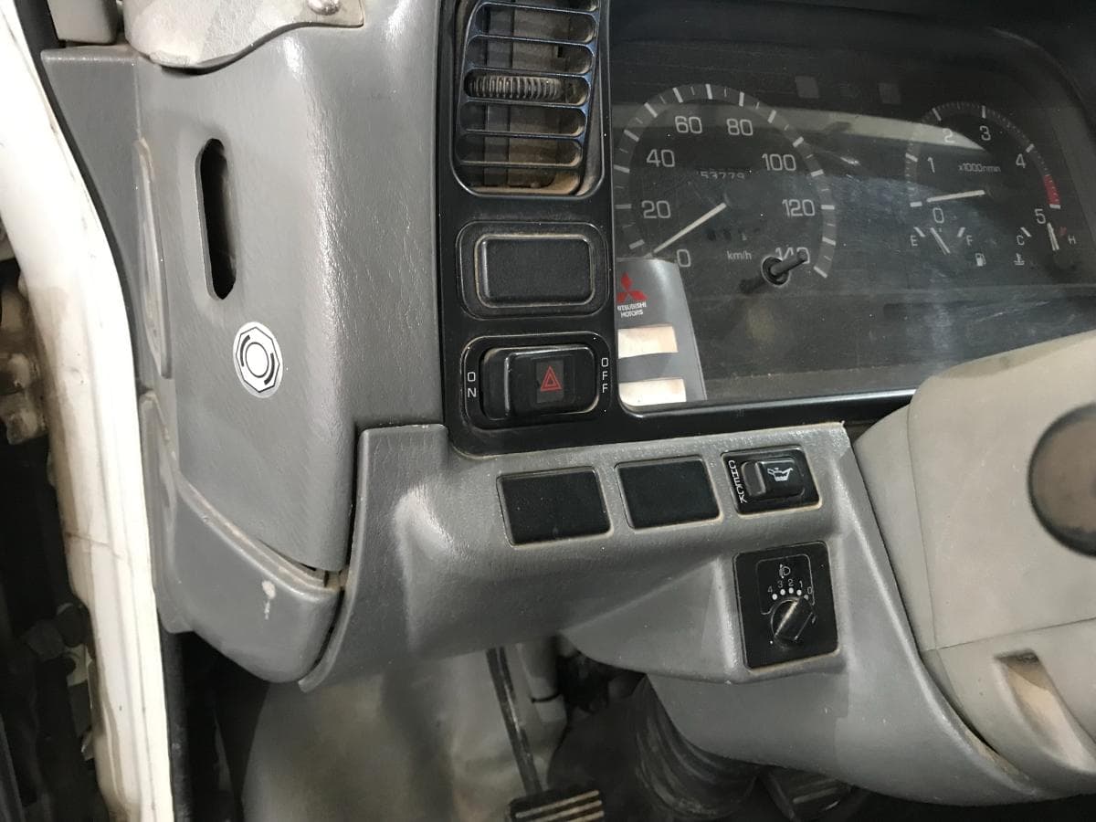 Mitsubishi Canter · Ano 2000 — imagem 28