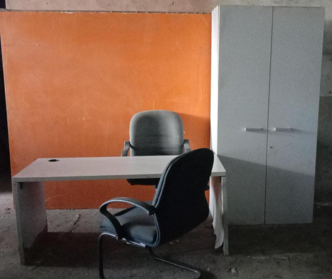 Mobiliario de oficina ·