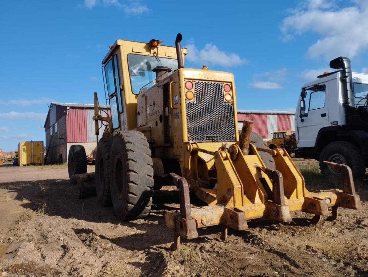 Niveladora Caterpillar · — image 4