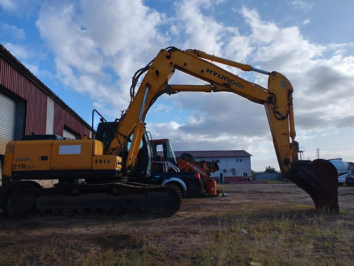 Escavadeira Hyundai Robex 210LC-7 · — imagem 7