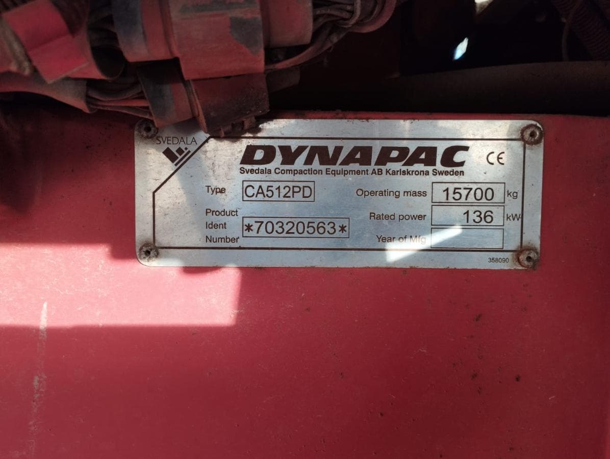 Cilindro compactador Dynapac CA512 · — imagem 6