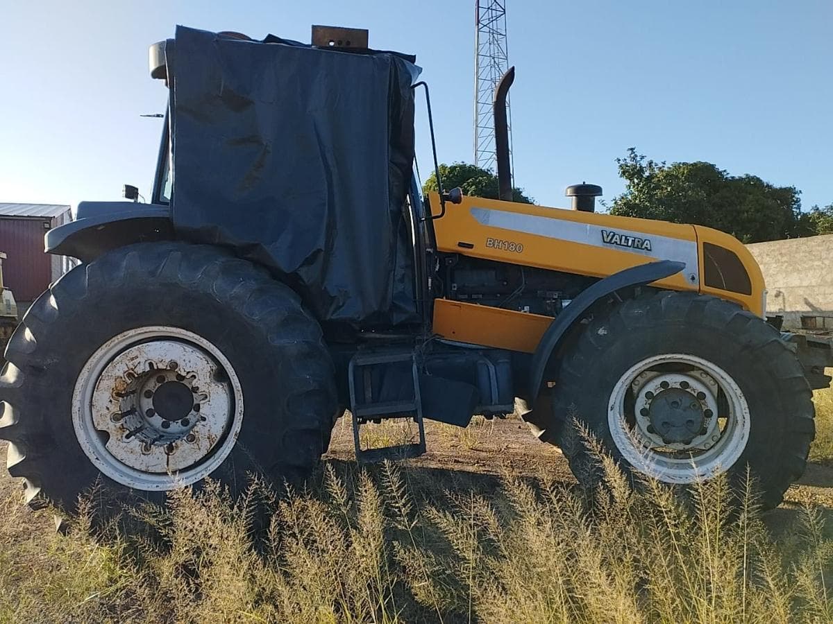Tractor Valtra BH180 · — imagen 3