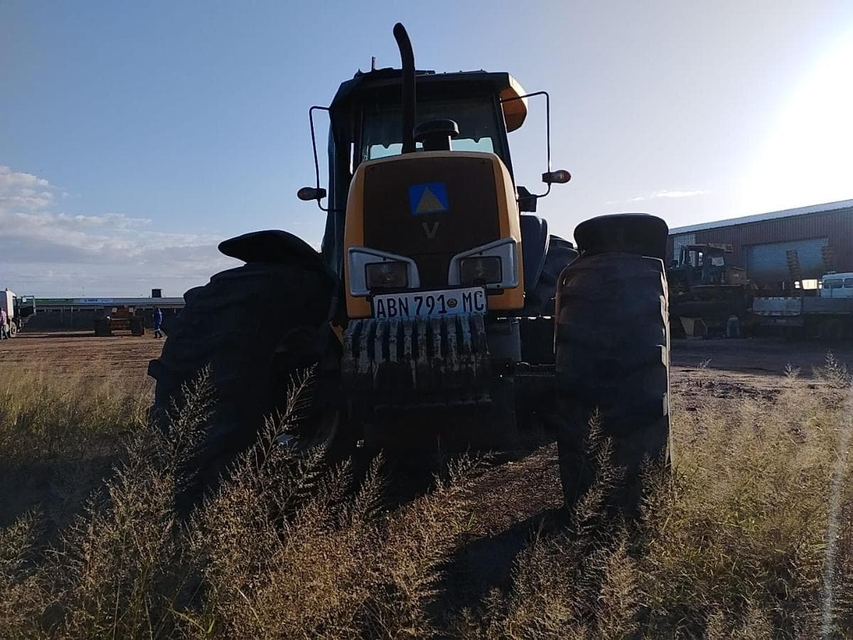 Tractor Valtra BH180 · — imagen 10