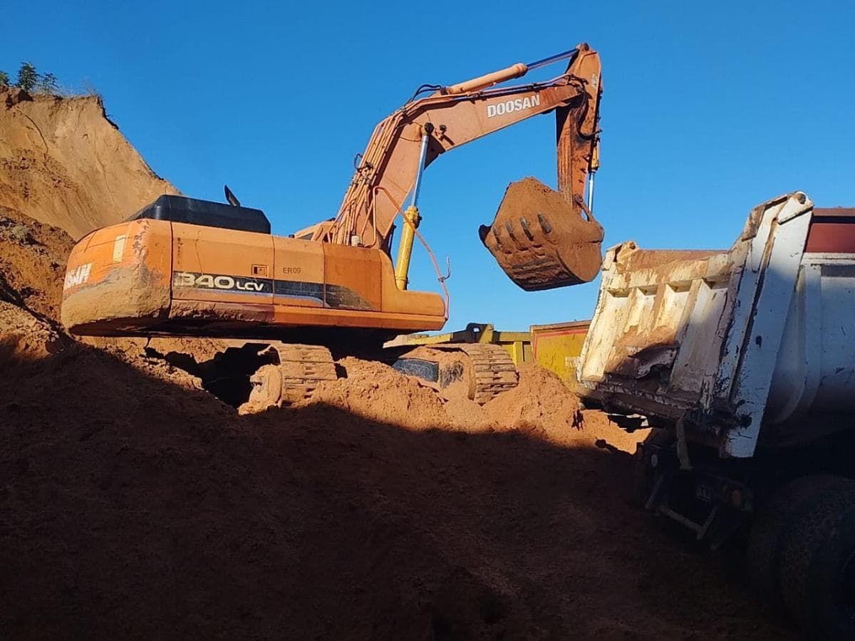 Escavadeira Doosan 340LCV · — imagem 2