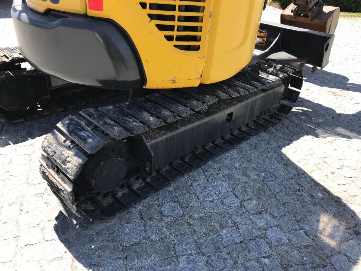 Mini Giratória Komatsu PC30MR-3 — image 6