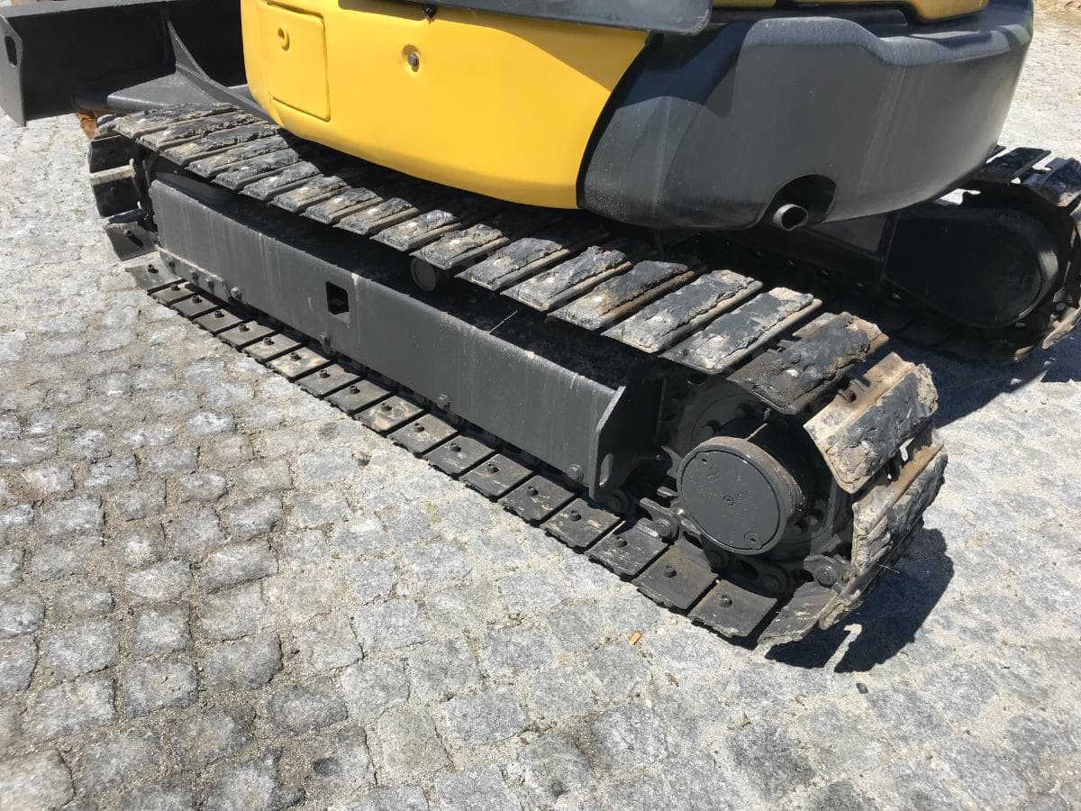 Mini Giratória Komatsu PC30MR-3 — image 7