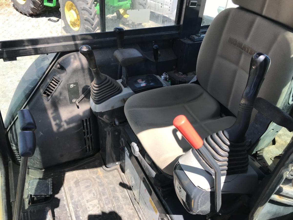 Mini Giratória Komatsu PC30MR-3 — image 10