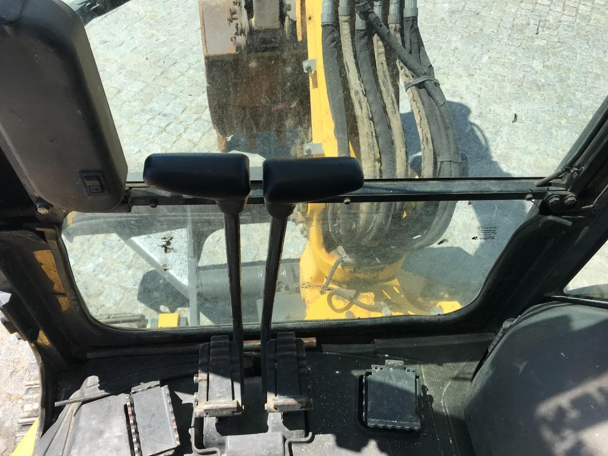 Mini Giratória Komatsu PC30MR-3 — image 12