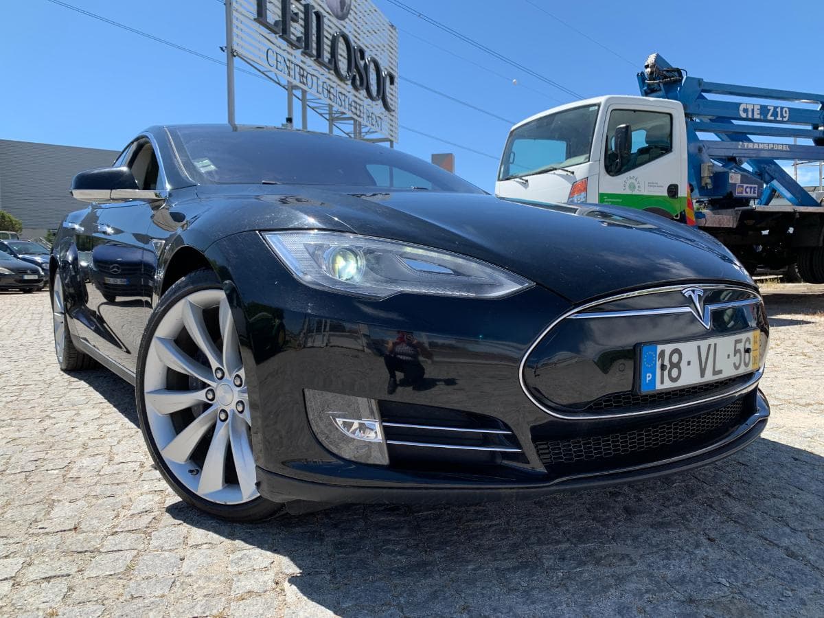 Tesla Model S 85 · Ano 2014 — imagen 2