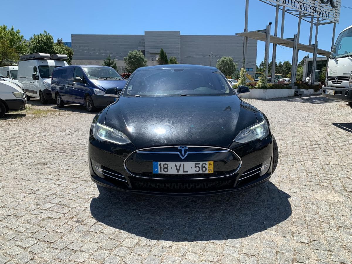 Tesla Model S 85 · Ano 2014 — imagen 3