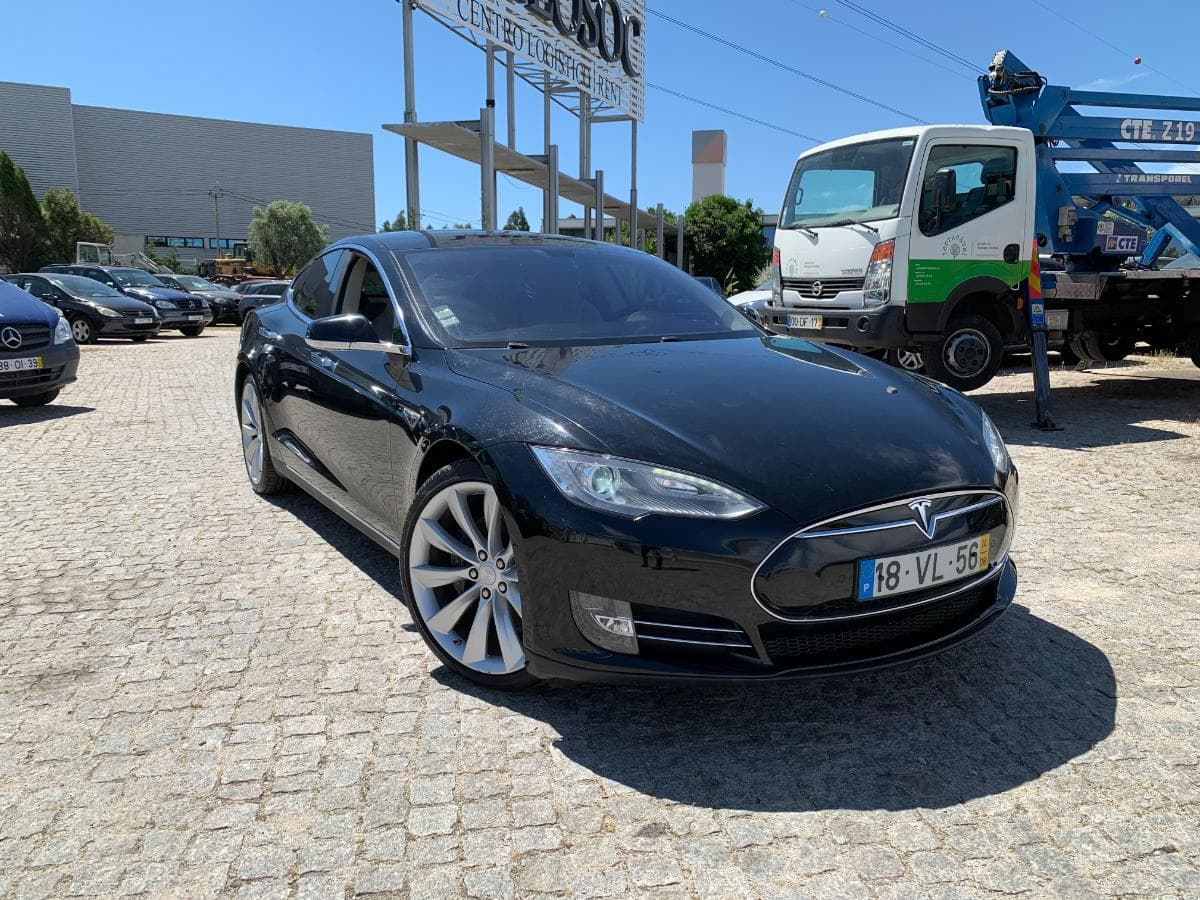 Tesla Model S 85 · Ano 2014 — imagen 1