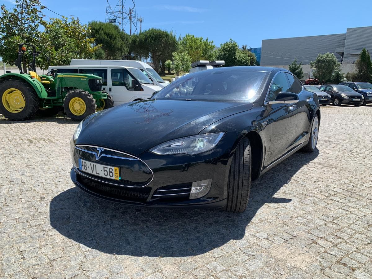 Tesla Model S 85 · Ano 2014 — imagen 5