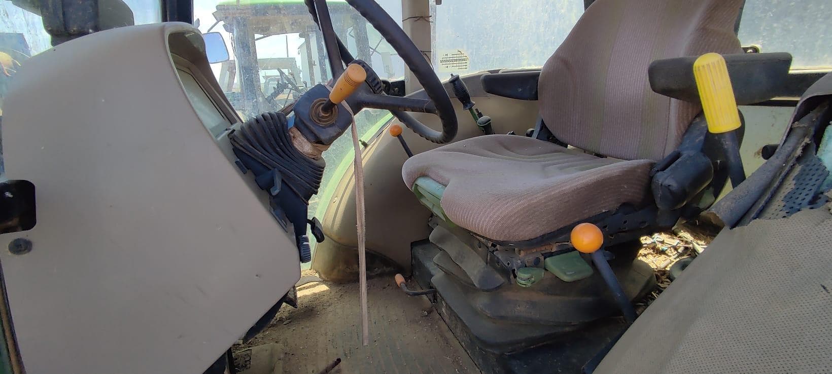 Trator John Deere 6320 — imagem 3