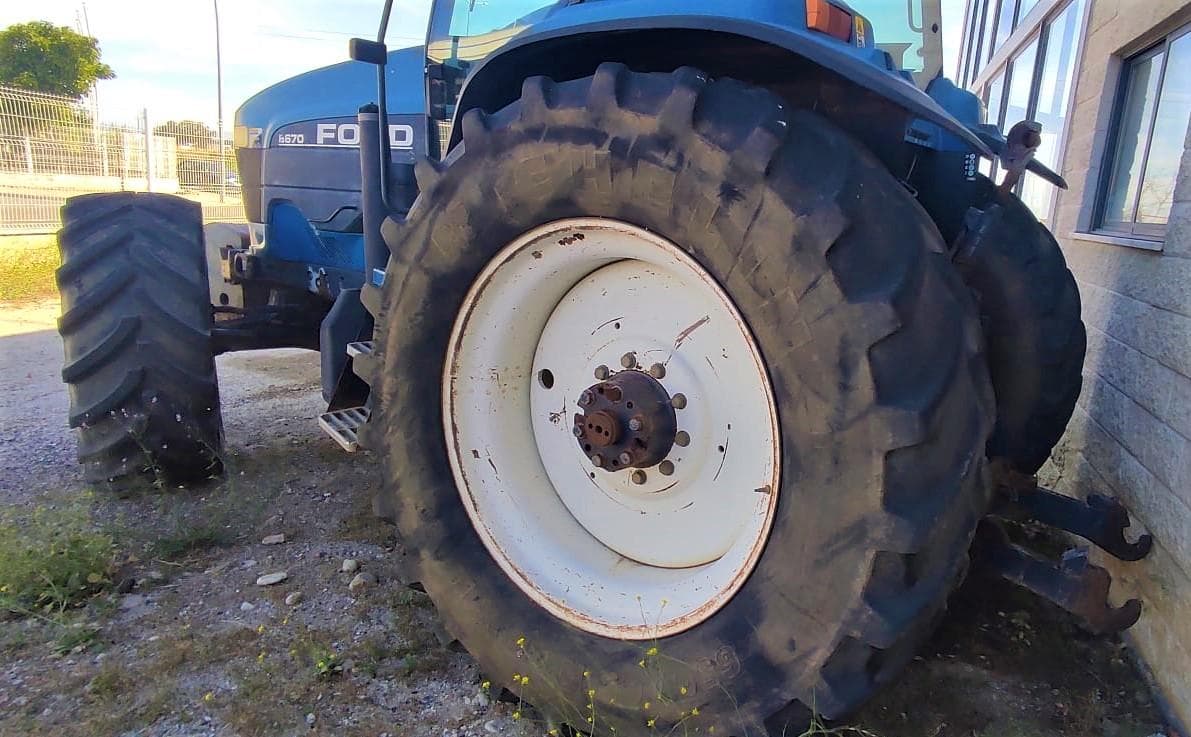 Trator Ford 8670 — imagem 3