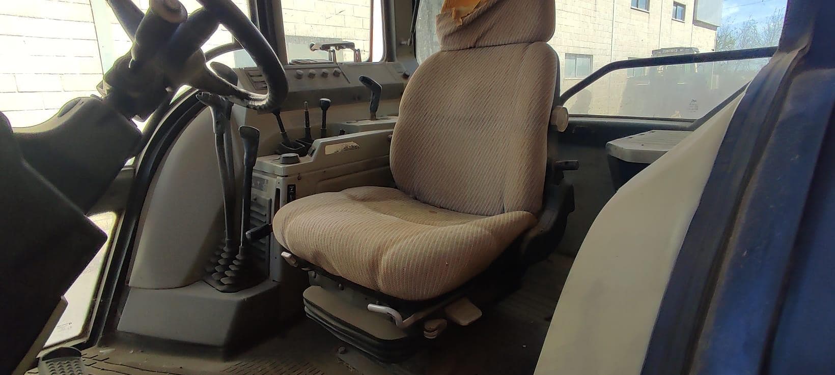 Trator Valtra Valmet 8550 — image 5