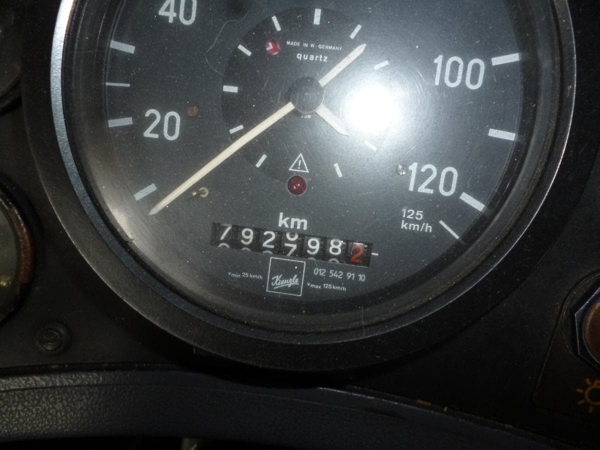 Mercedes-Benz 404 — image 10