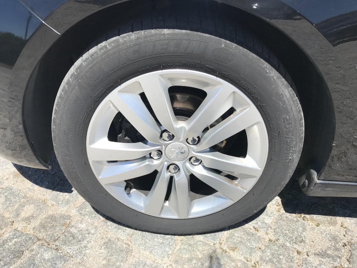 Peugeot 308 1.6HDI · Ano 2015 — imagem 11