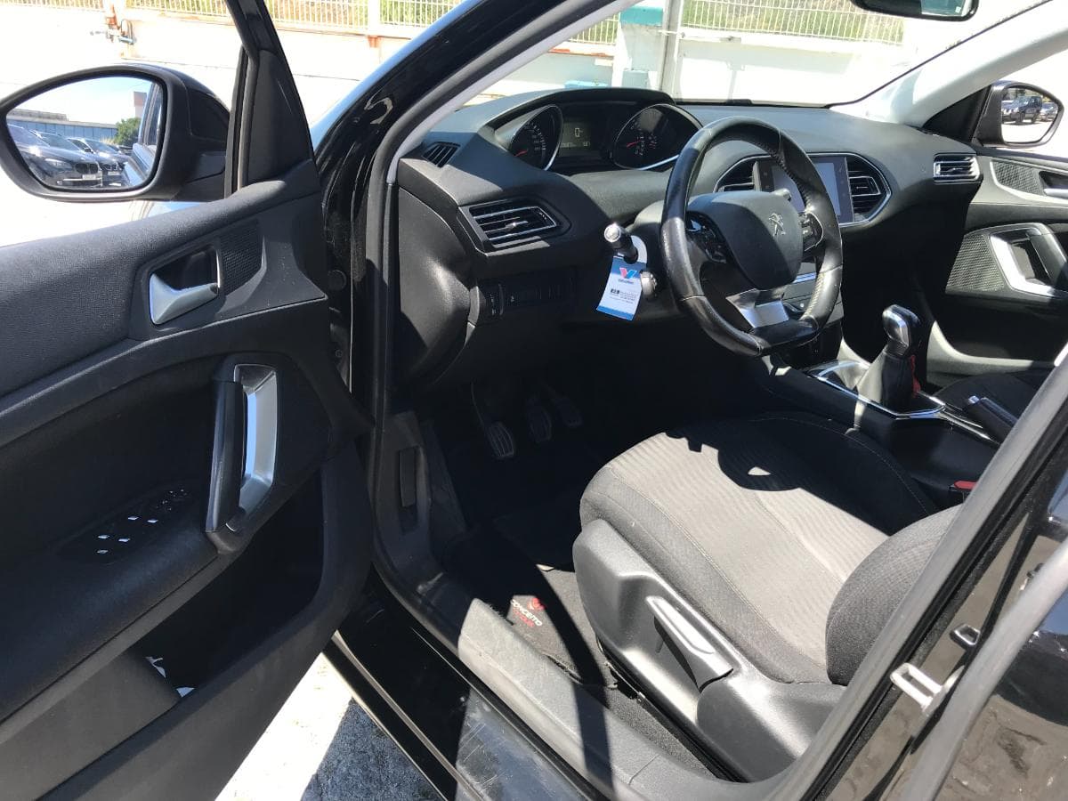Peugeot 308 1.6HDI · Ano 2015 — imagem 19