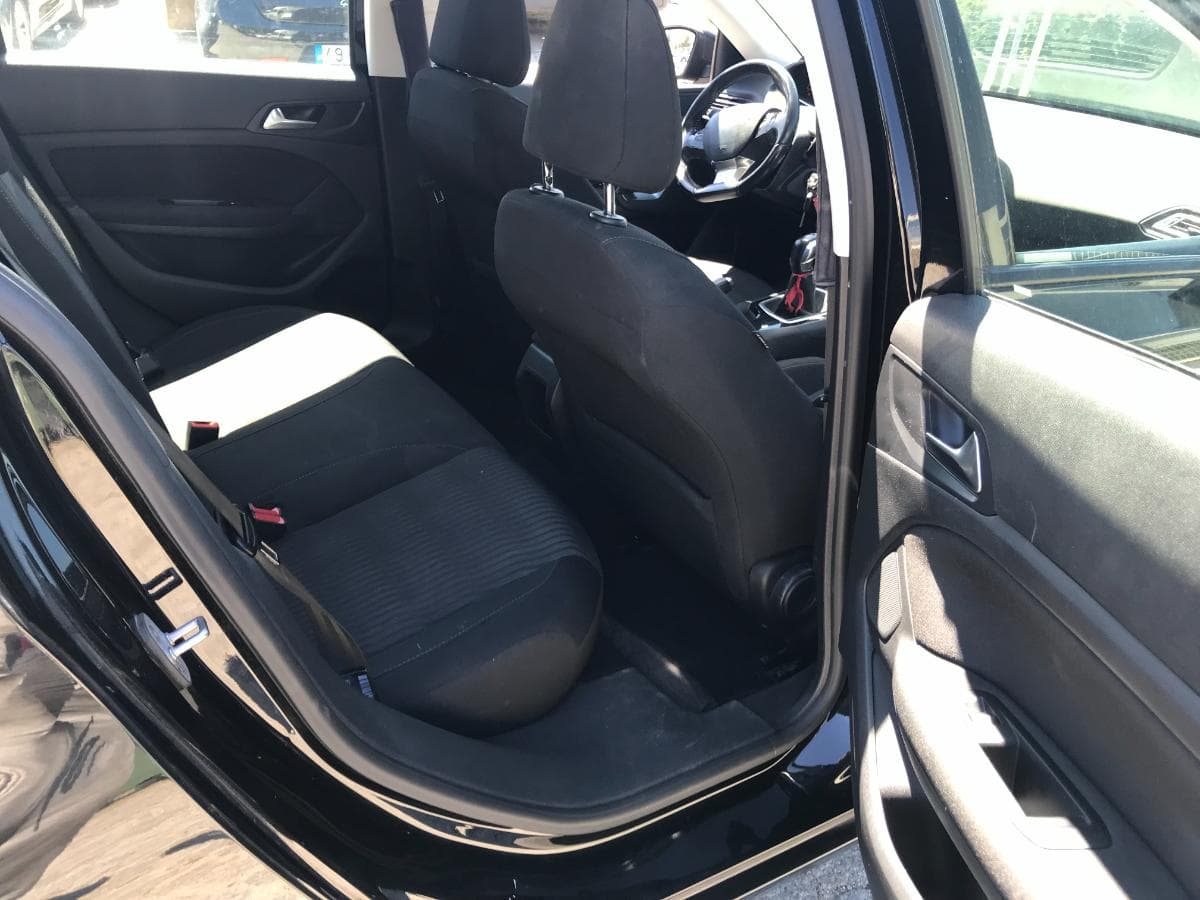 Peugeot 308 1.6HDI · Ano 2015 — imagem 20