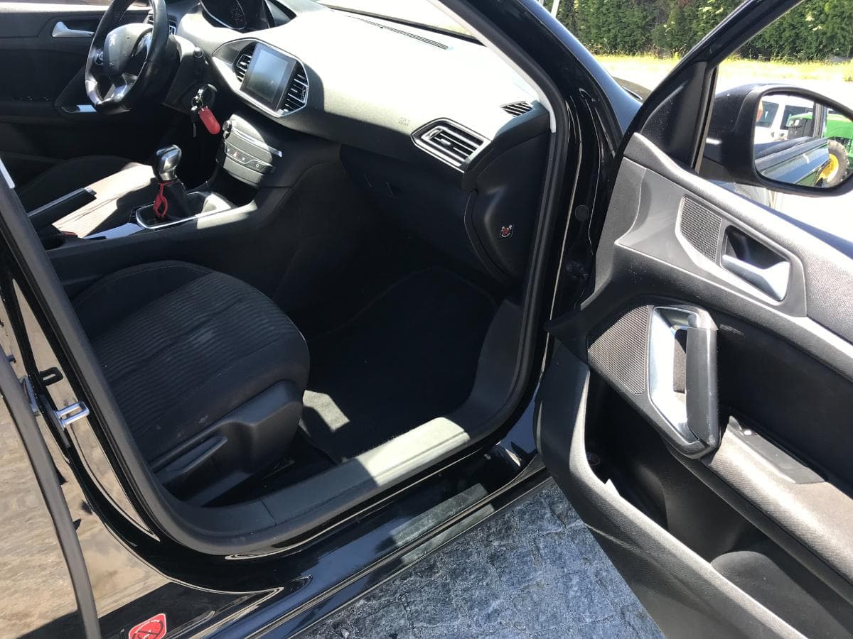 Peugeot 308 1.6HDI · Ano 2015 — imagem 22