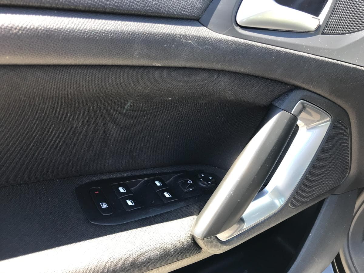 Peugeot 308 1.6HDI · Ano 2015 — imagem 28