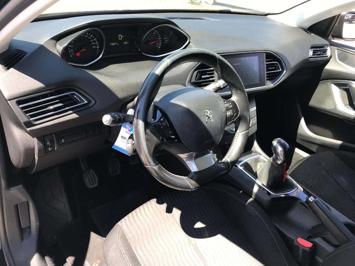 Peugeot 308 1.6HDI · Ano 2015 — imagem 33