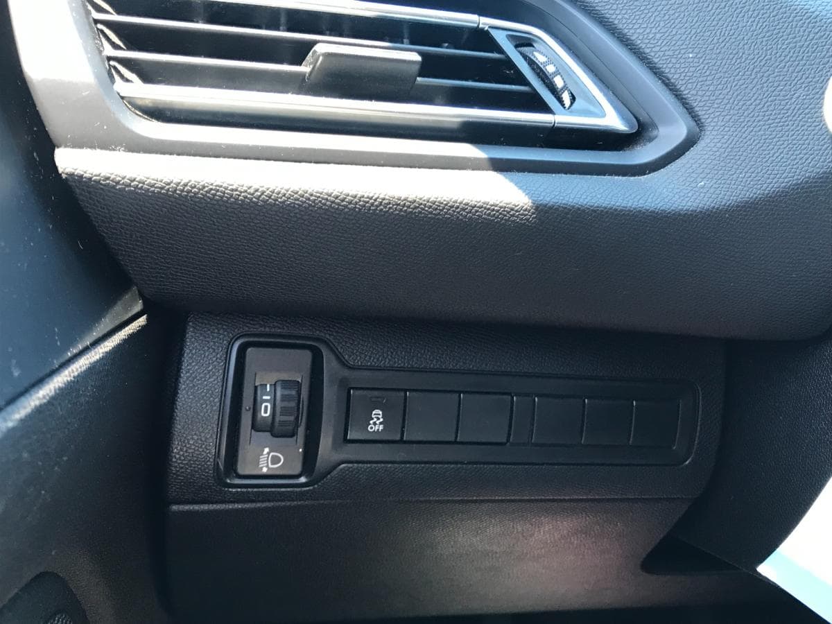 Peugeot 308 1.6HDI · Ano 2015 — imagem 36