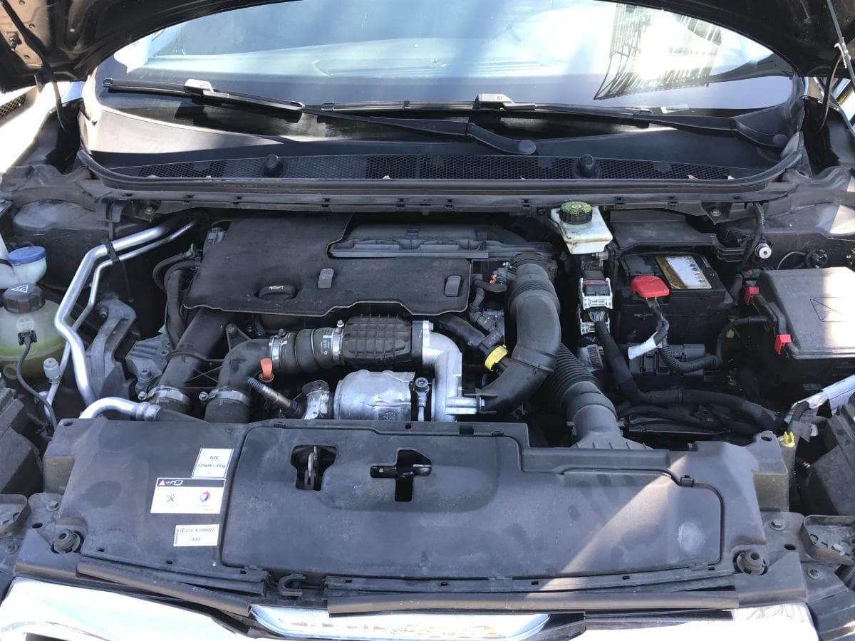 Peugeot 308 1.6HDI · Ano 2015 — imagem 26