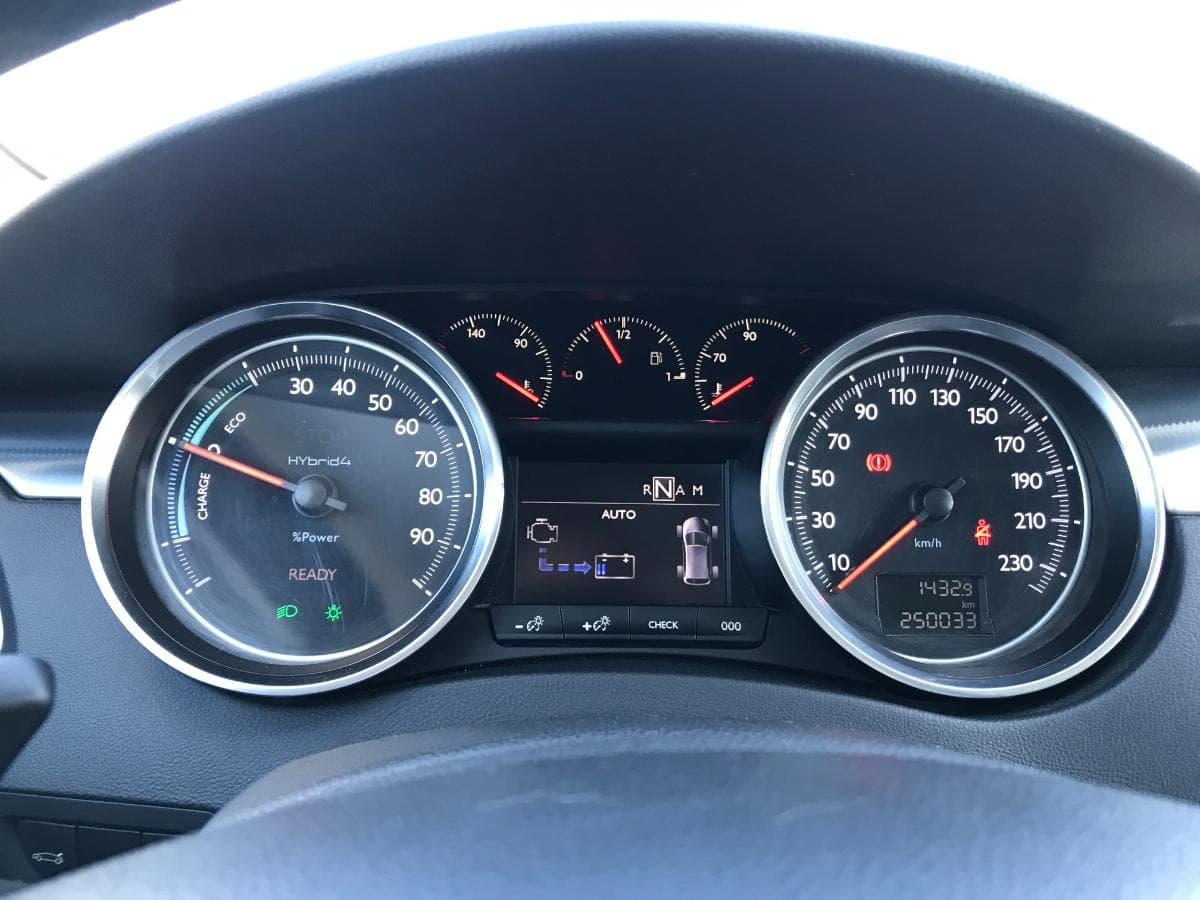 Peugeot 508 2.0HDI RXH Hybrid4 · Ano 2012 — imagen 31