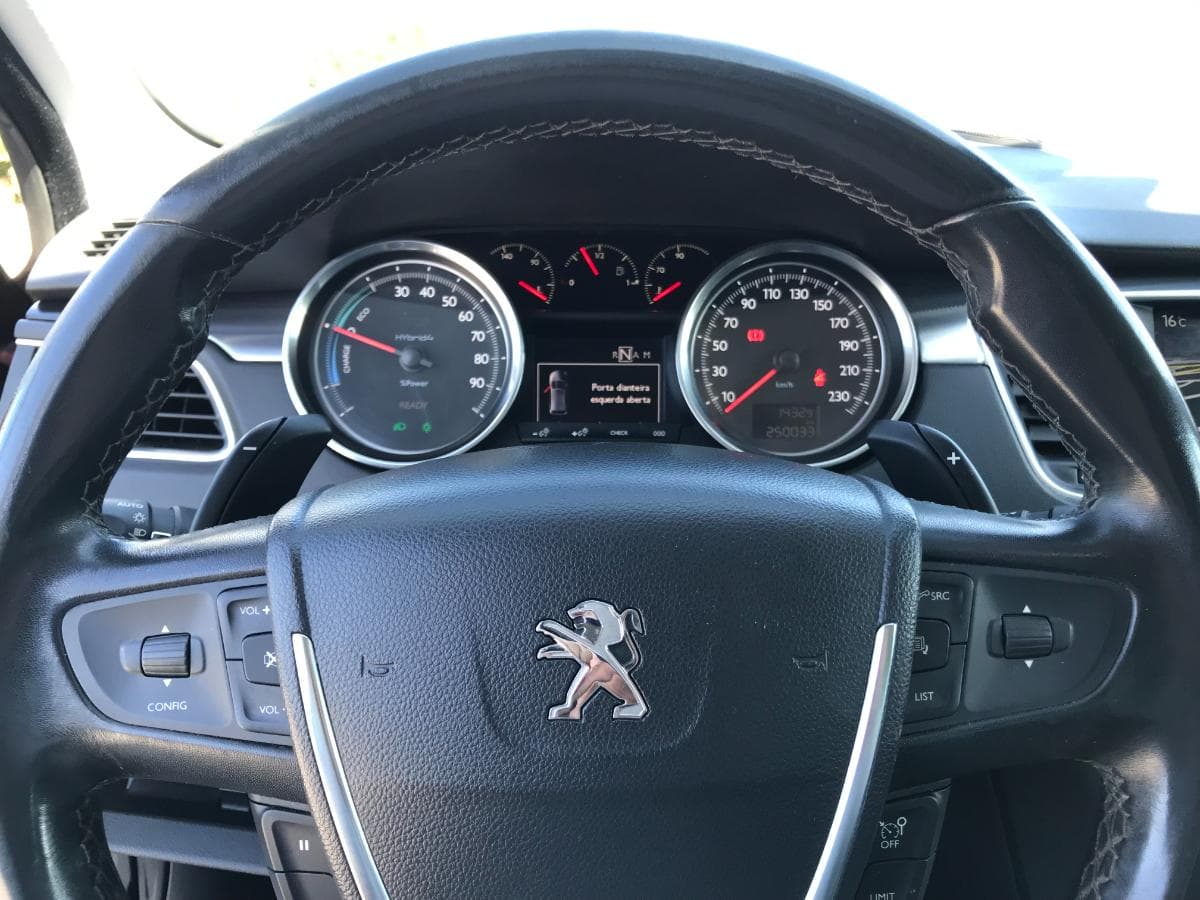 Peugeot 508 2.0HDI RXH Hybrid4 · Ano 2012 — imagen 32