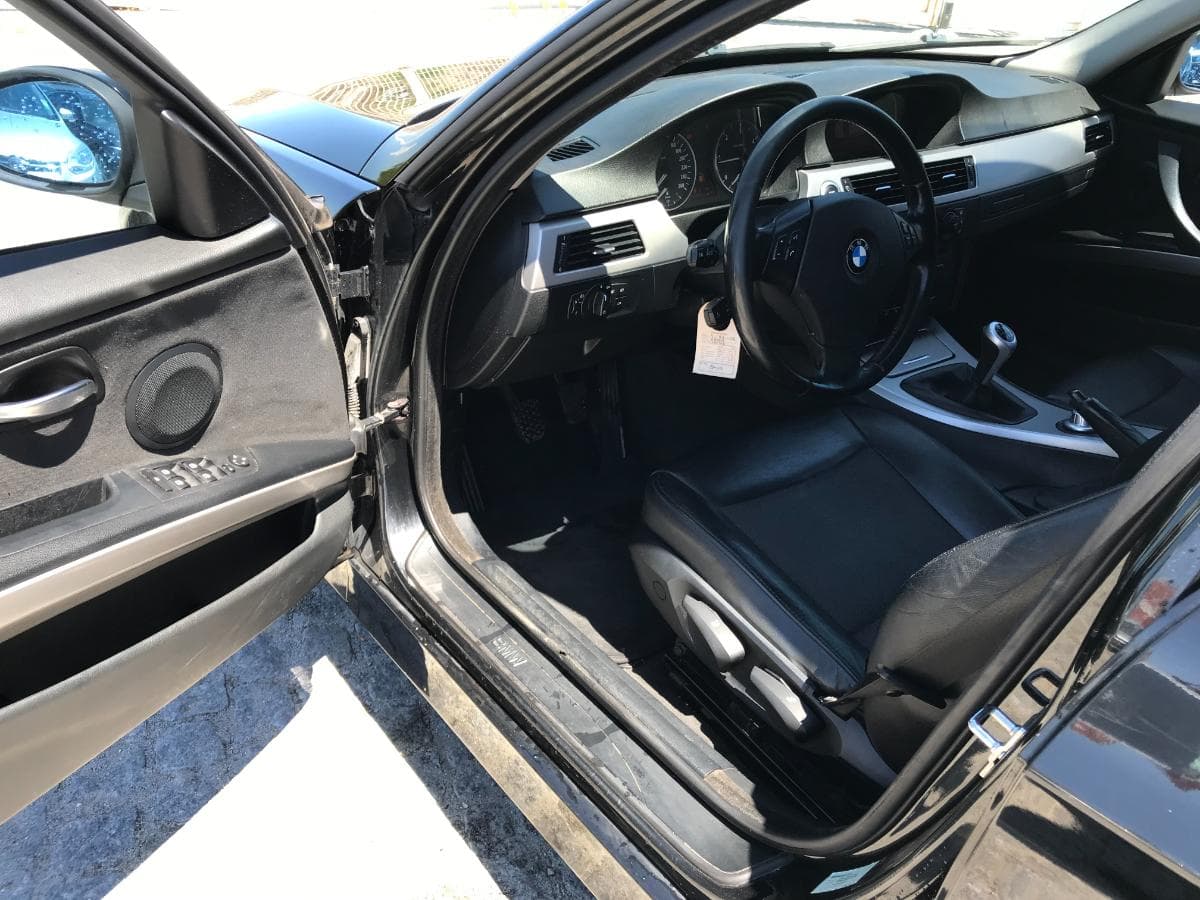 BMW 320D Touring · Ano 2006 — imagen 23