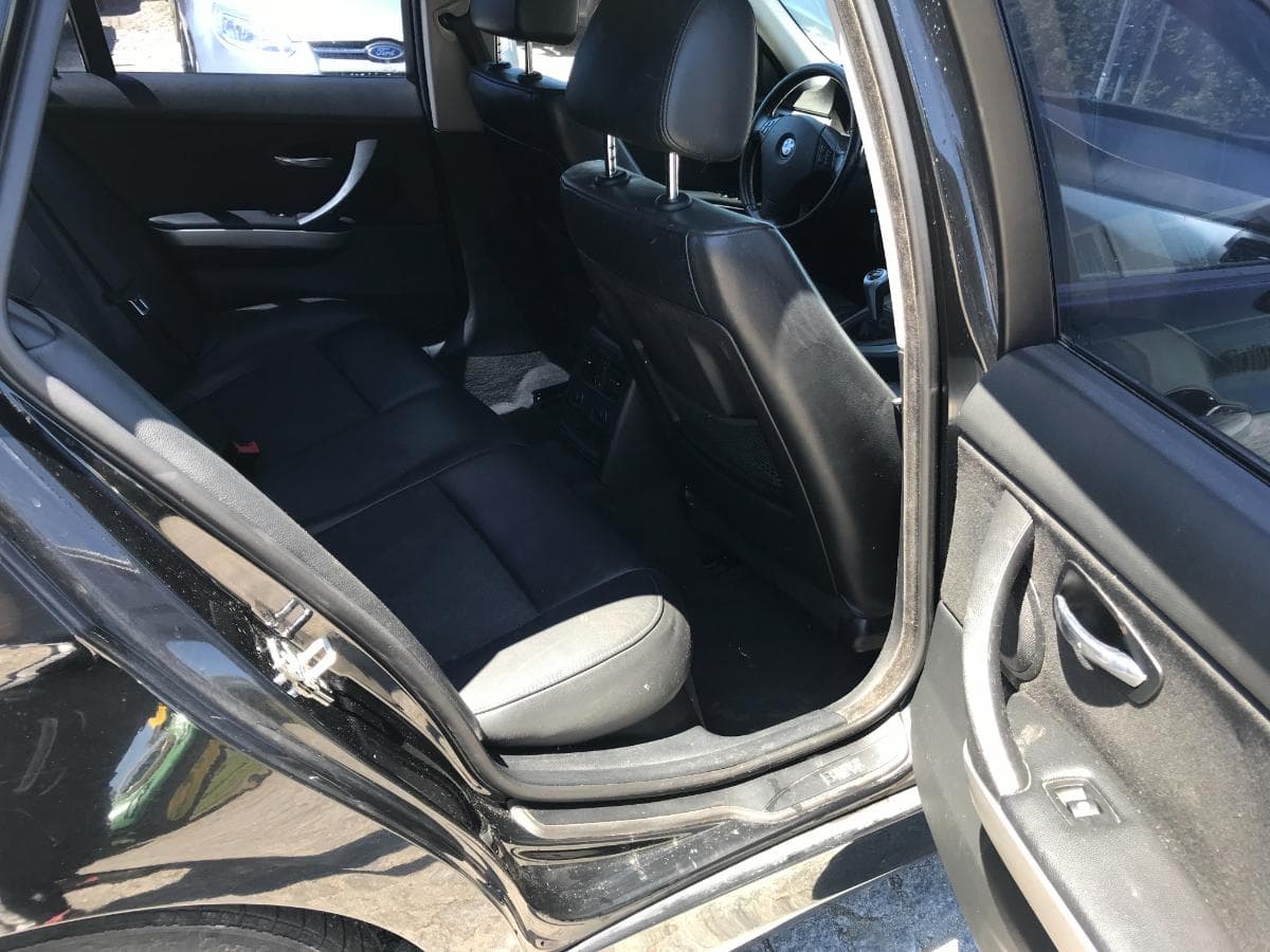 BMW 320D Touring · Ano 2006 — imagen 27