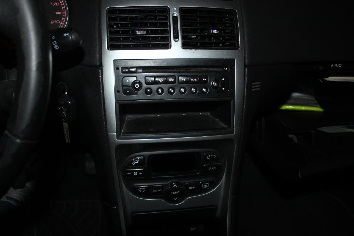Peugeot 307 1.6 HDI · Ano 2005 — image 23