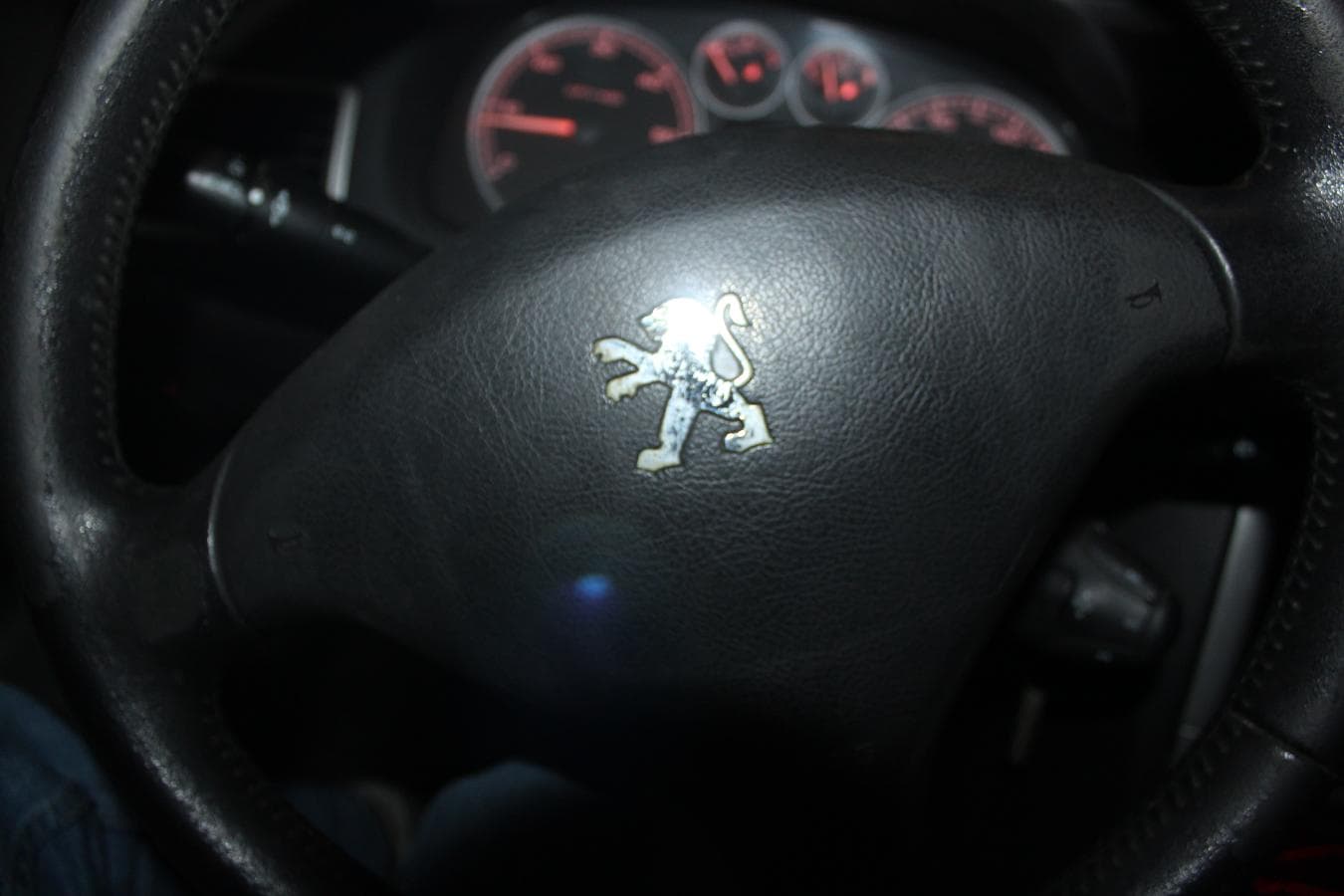 Peugeot 307 1.6 HDI · Ano 2005 — image 27