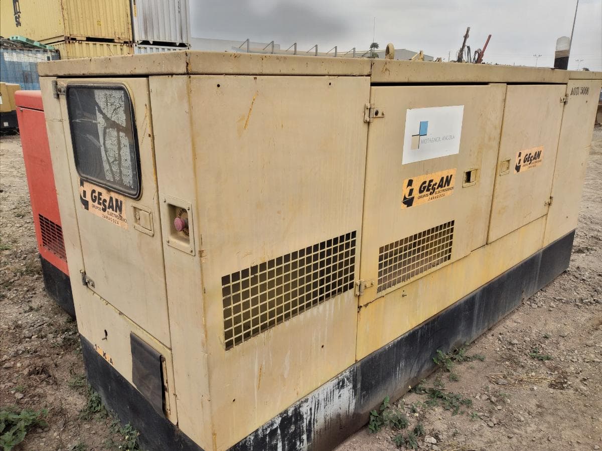 Grupo Eletrogéneo (100Kva) GESAN DVS 130 · Viana — image 1
