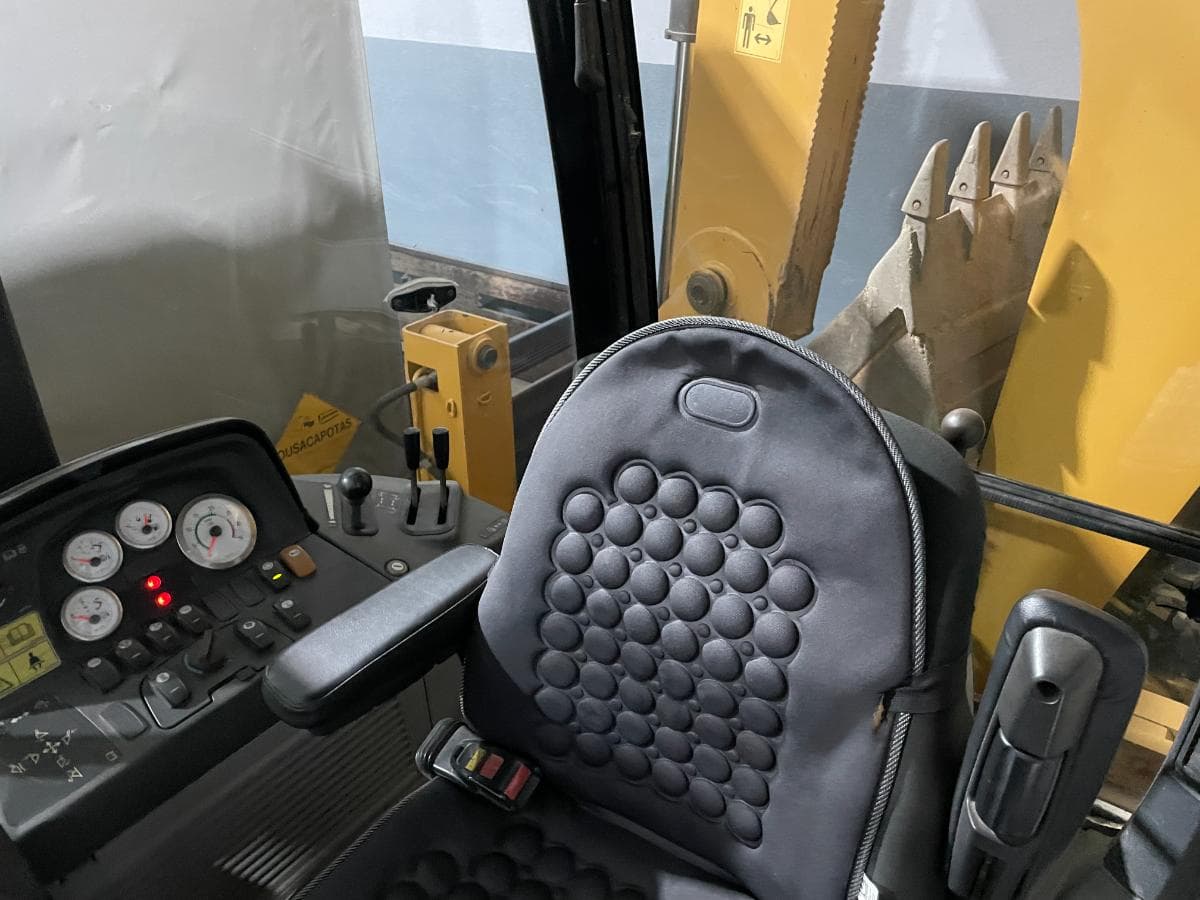 Retroescavadora CAT 428E — imagen 8