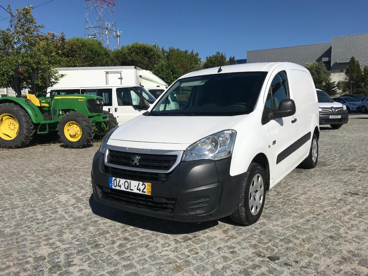 Peugeot Partner 1.6HDI · Ano 2015 — imagem 3