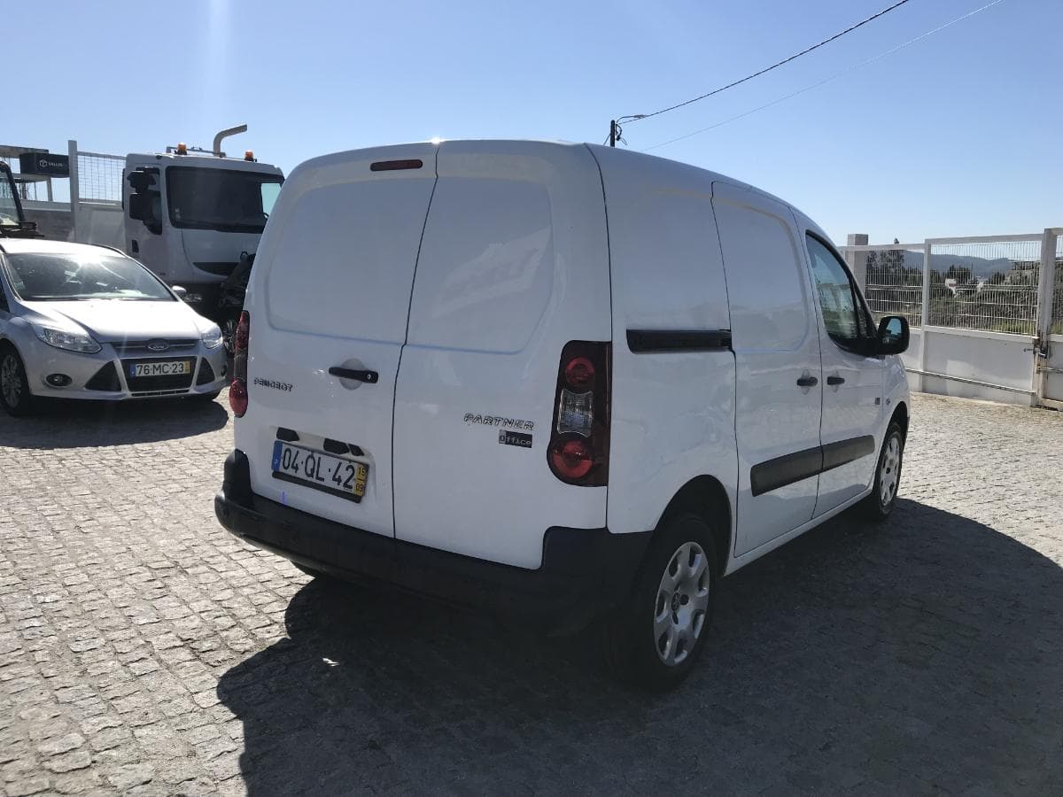 Peugeot Partner 1.6HDI · Ano 2015 — imagem 4
