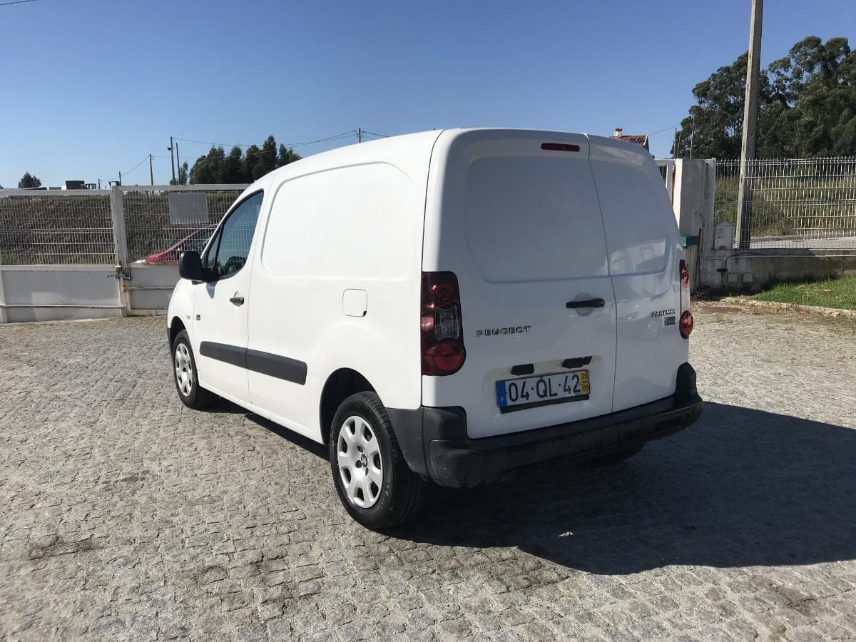 Peugeot Partner 1.6HDI · Ano 2015 — imagem 6