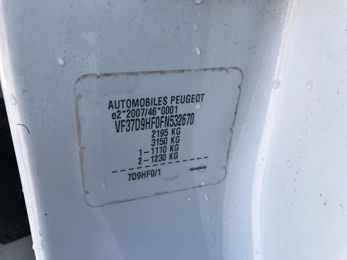 Peugeot Partner 1.6HDI · Ano 2015 — imagem 11