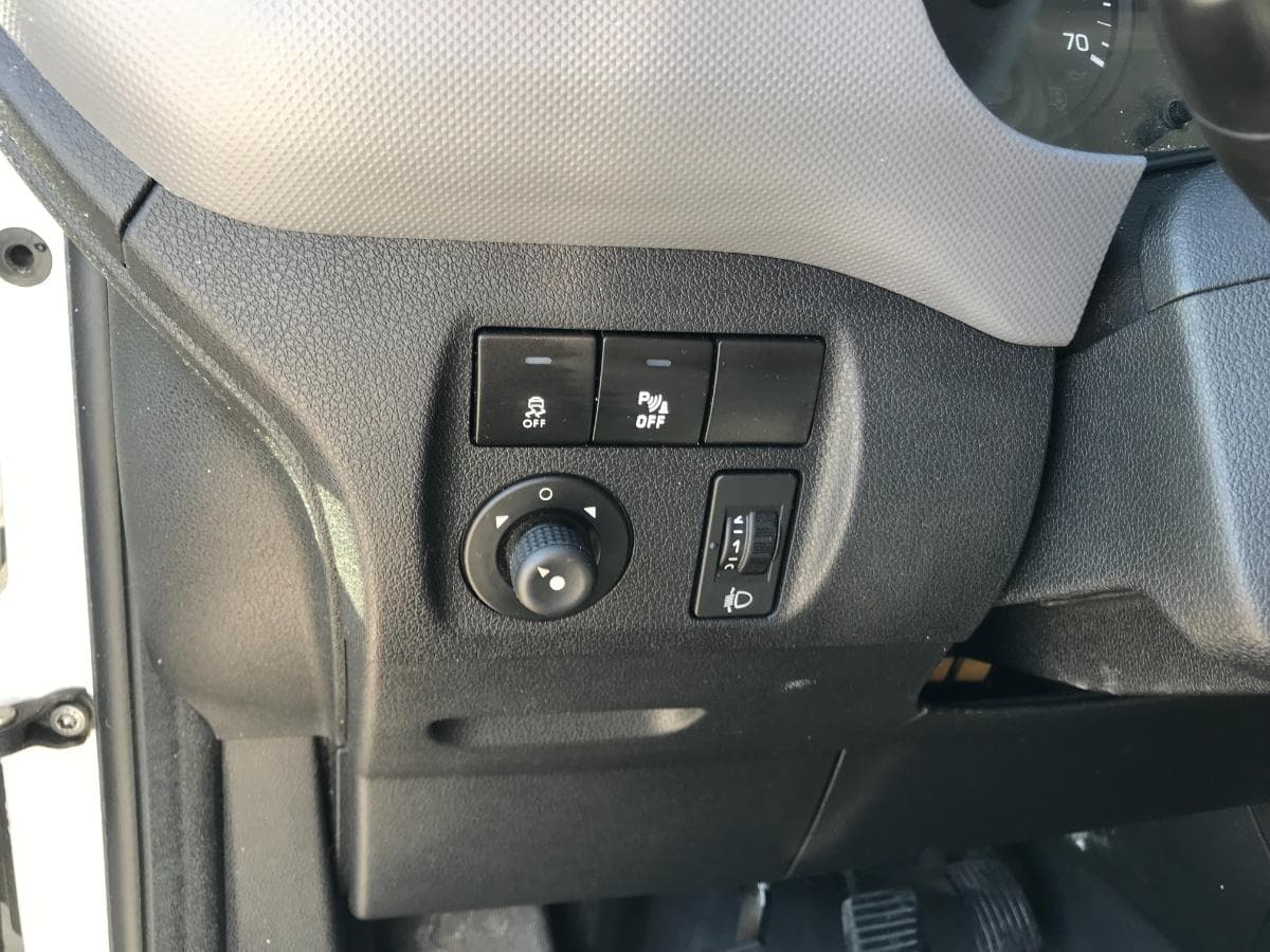 Peugeot Partner 1.6HDI · Ano 2015 — imagem 36