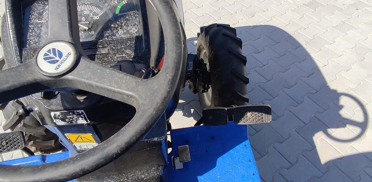 Trator New Holland TC 21 D — imagem 5