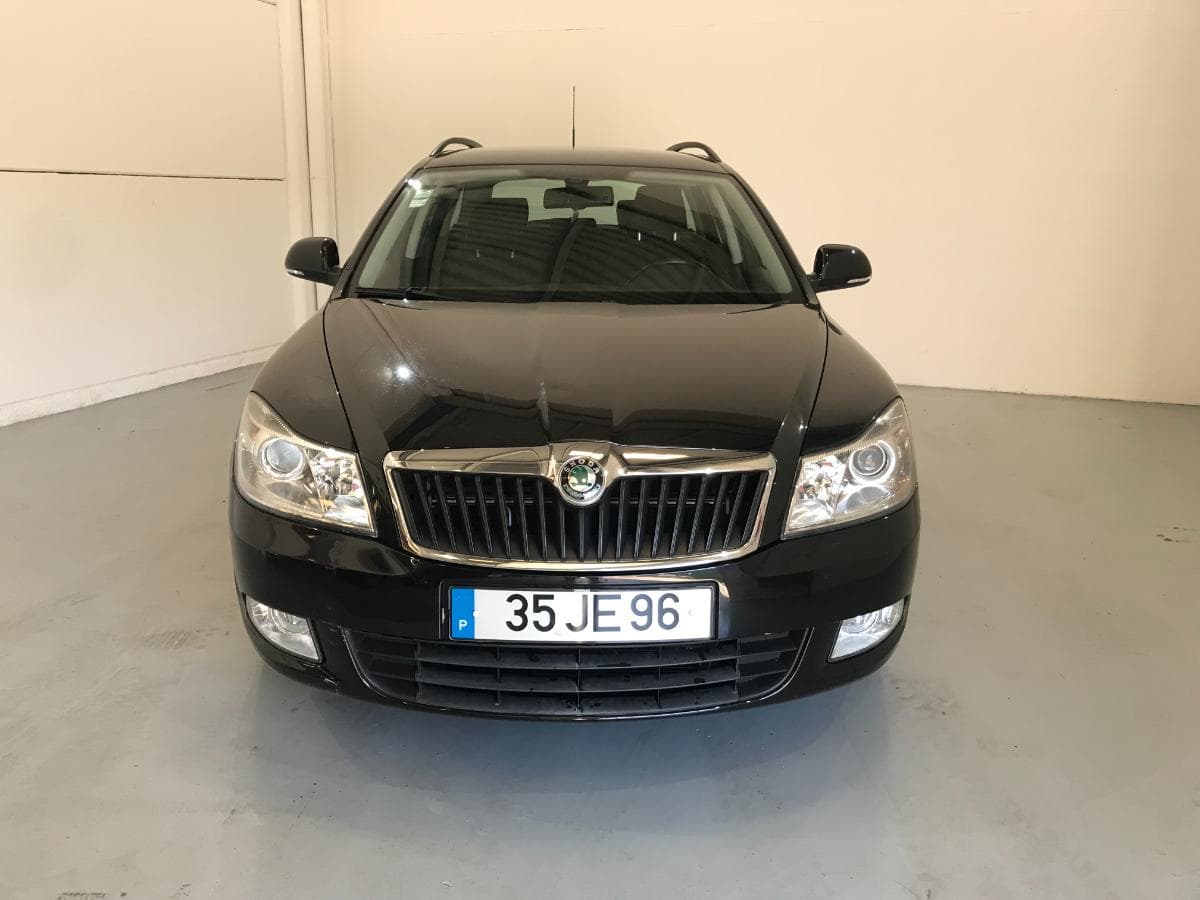 Skoda Octavia 1.6TDI · Ano 2010 — imagem 2