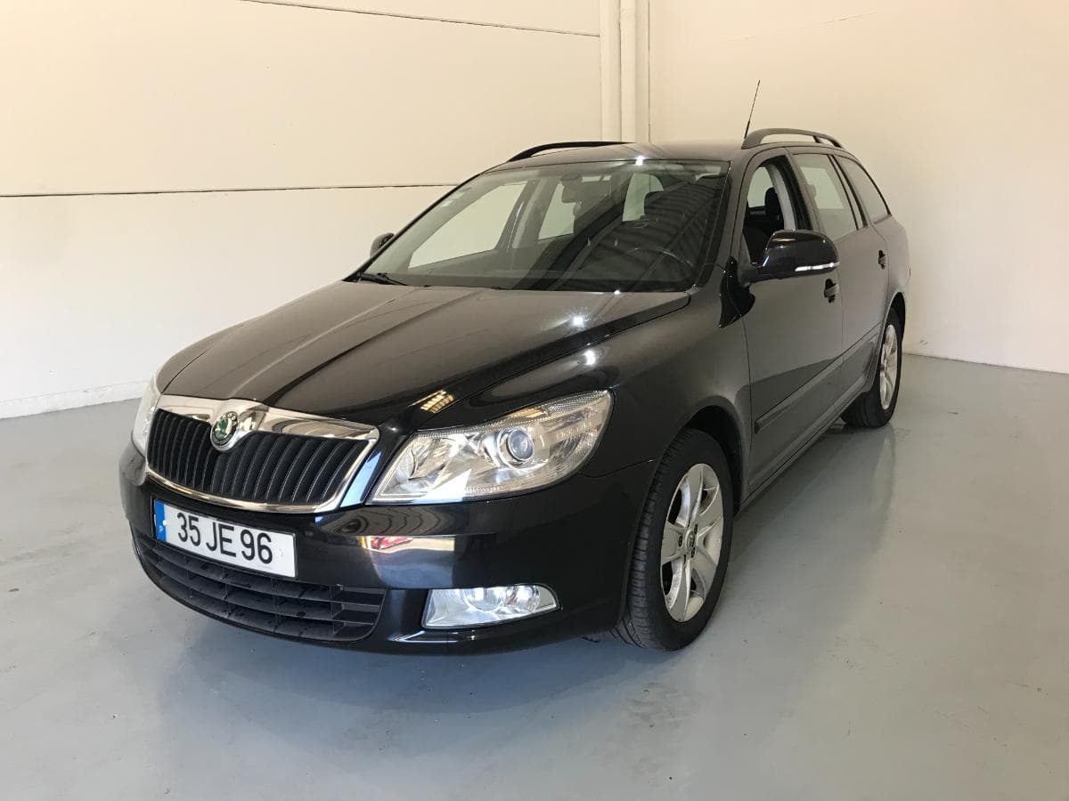 Skoda Octavia 1.6TDI · Ano 2010 — imagem 3