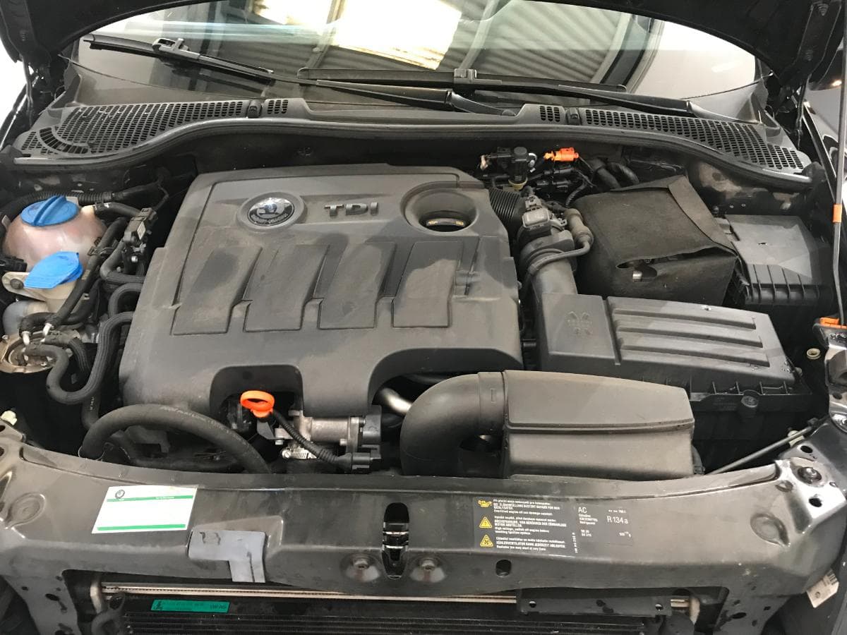 Skoda Octavia 1.6TDI · Ano 2010 — imagem 11