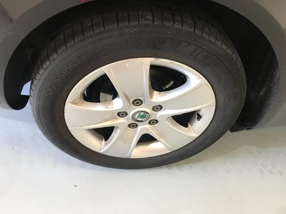 Skoda Octavia 1.6TDI · Ano 2010 — imagem 12